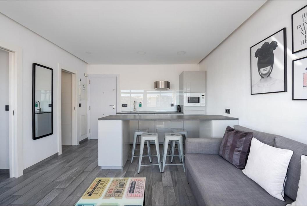 The Black&White Apartment Torremolinos Exteriör bild