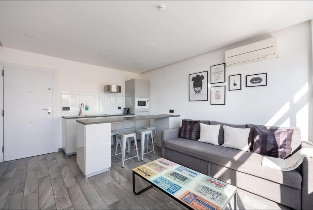 The Black&White Apartment Torremolinos Exteriör bild